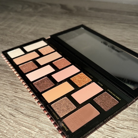 2 Faced born this way palette - Picture 3 of 3